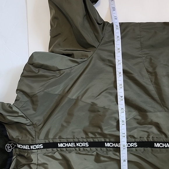 MICHAEL KORS OLIVE GREEN  WINDBREAKER JACKET/ M - Picture 8 of 17